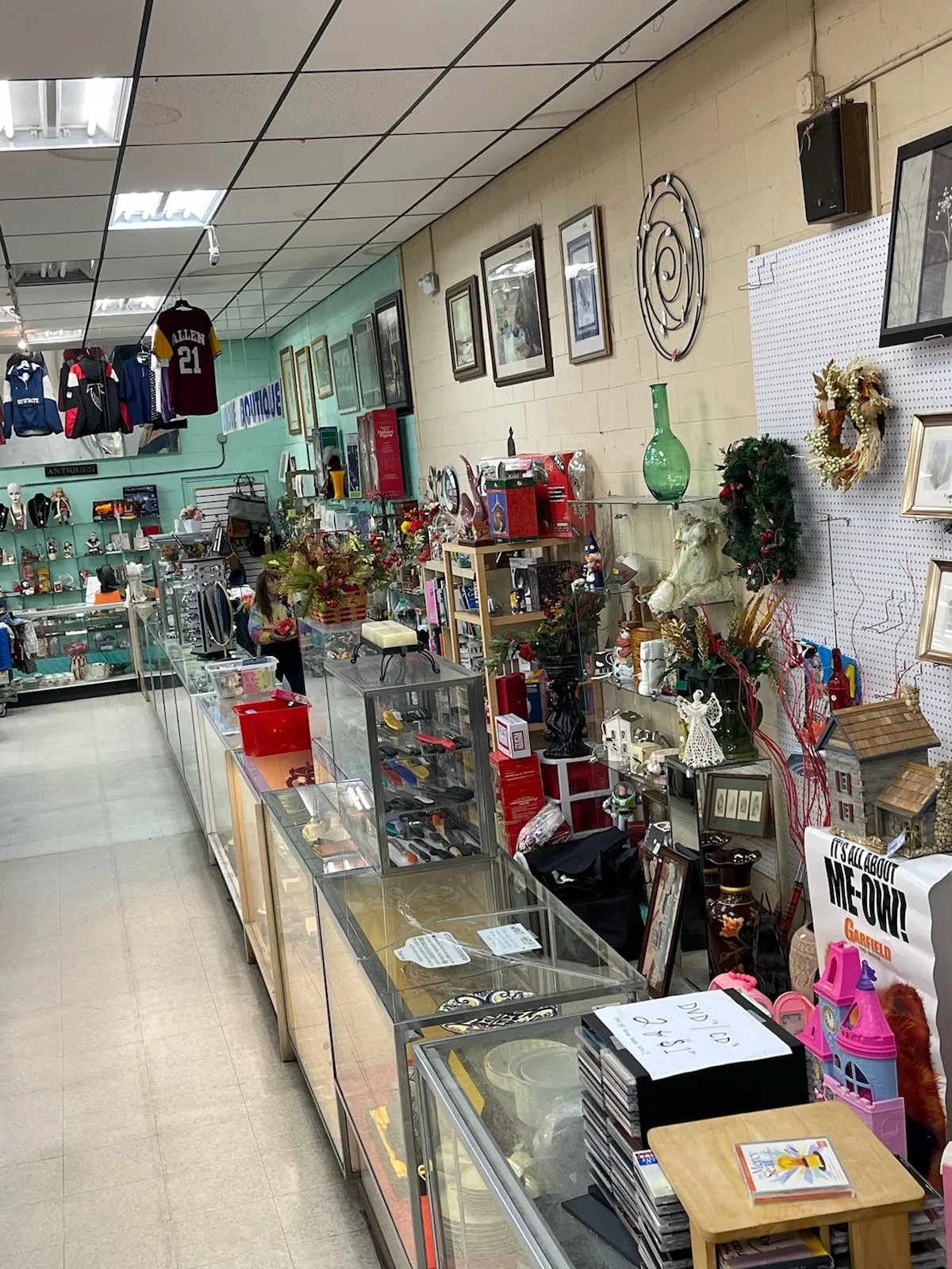 What Makes Cheap Thrift Stores a Reliable Place for Affordable Finds?